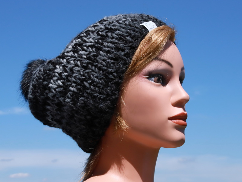 Modell Amy,schwarz-grau,Bommel